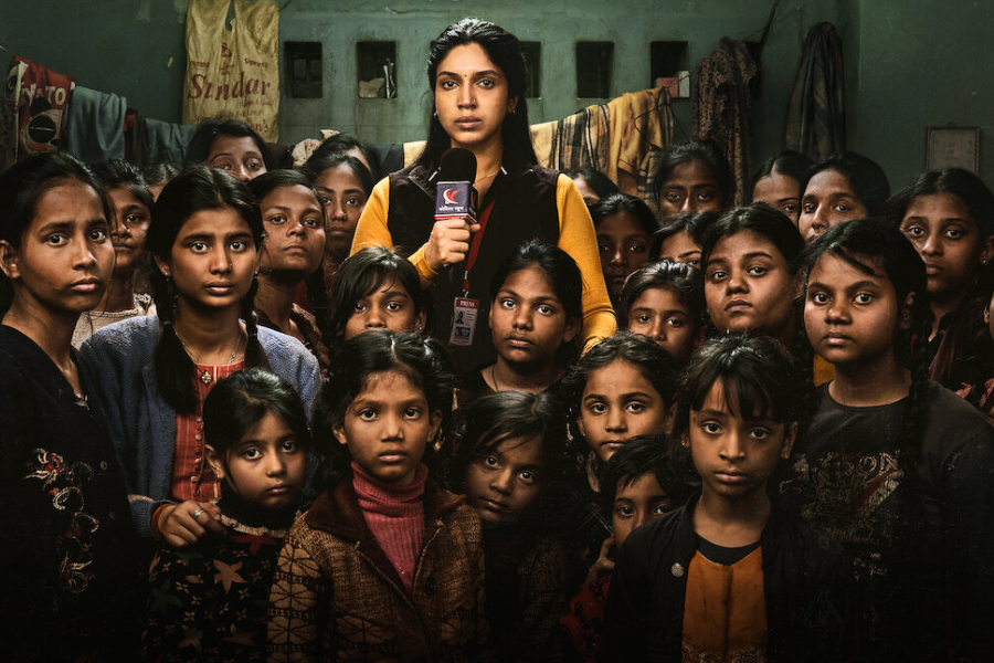 বৈশালী সিং (ভক্ষক)

এই থ্রিলারে ভূমি এক অনুসন্ধানী সাংবাদিকের চরিত্রে অভিনয় করেছেন, যিনি বিহারের মুনাওয়ারপুরে একটি শিশু শেল্টার হোমে ঘটে যাওয়া অত্যাচারের তদন্ত করেন। চরিত্রটি কঠিন, বাস্তব, আর সমাজকে প্রশ্ন করে – আর ভূমির অভিনয় যথার্থভাবে সেই প্রতিবাদী সুর পৌঁছে দেয় দর্শকের কাছে।
