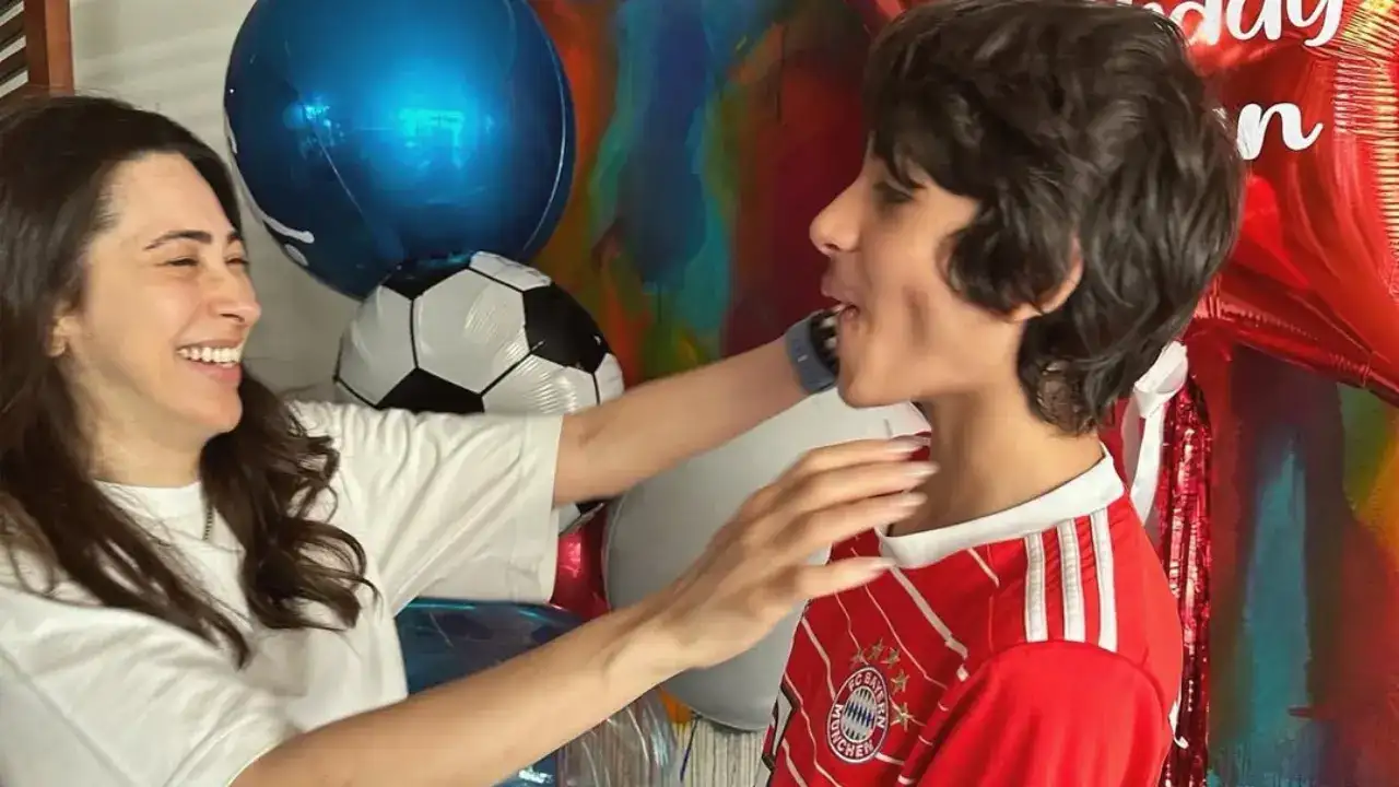 ৬. করিশ্মা কাপুর (Karisma Kapoor)
নিজের ব্যক্তিগত জীবন লো-কি রাখলেও করিশ্মা কাপুর তাঁর পুত্র কিয়ান-এর প্রতি একজন অত্যন্ত ডেডিকেটেড মা। স্কুল ইভেন্ট এবং ফ্যামিলি গেদারিংয়ে তাঁকে প্রায়ই ছেলের পাশে দেখা যায়।