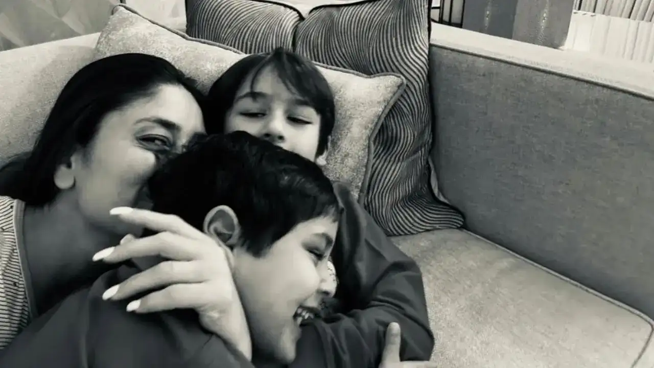 ১. করিনা কাপুর খান (Kareena Kapoor Khan)
ফ্যাশন এবং মাতৃত্ব—দু'টোই তিনি সামলান দারুণ স্টাইলে। তৈমুর এবং জেহ-এর মা করিনা কাপুর খান এই 'বয় মামা ক্লাব'-এর অন্যতম গুরুত্বপূর্ণ সদস্য। ছেলের সঙ্গে তাঁর মজাদার মুহূর্তগুলো প্রায়ই সোশ্যাল মিডিয়ায় ভাইরাল হয়।