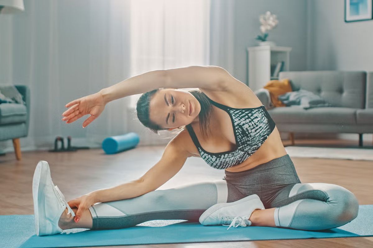 ব্যায়াম না করলে রক্ত সঞ্চালন কমে যায়। ত্বক পর্যাপ্ত পুষ্টি পায় না, ফলে দ্রুত শুষ্ক হয়ে যায়।