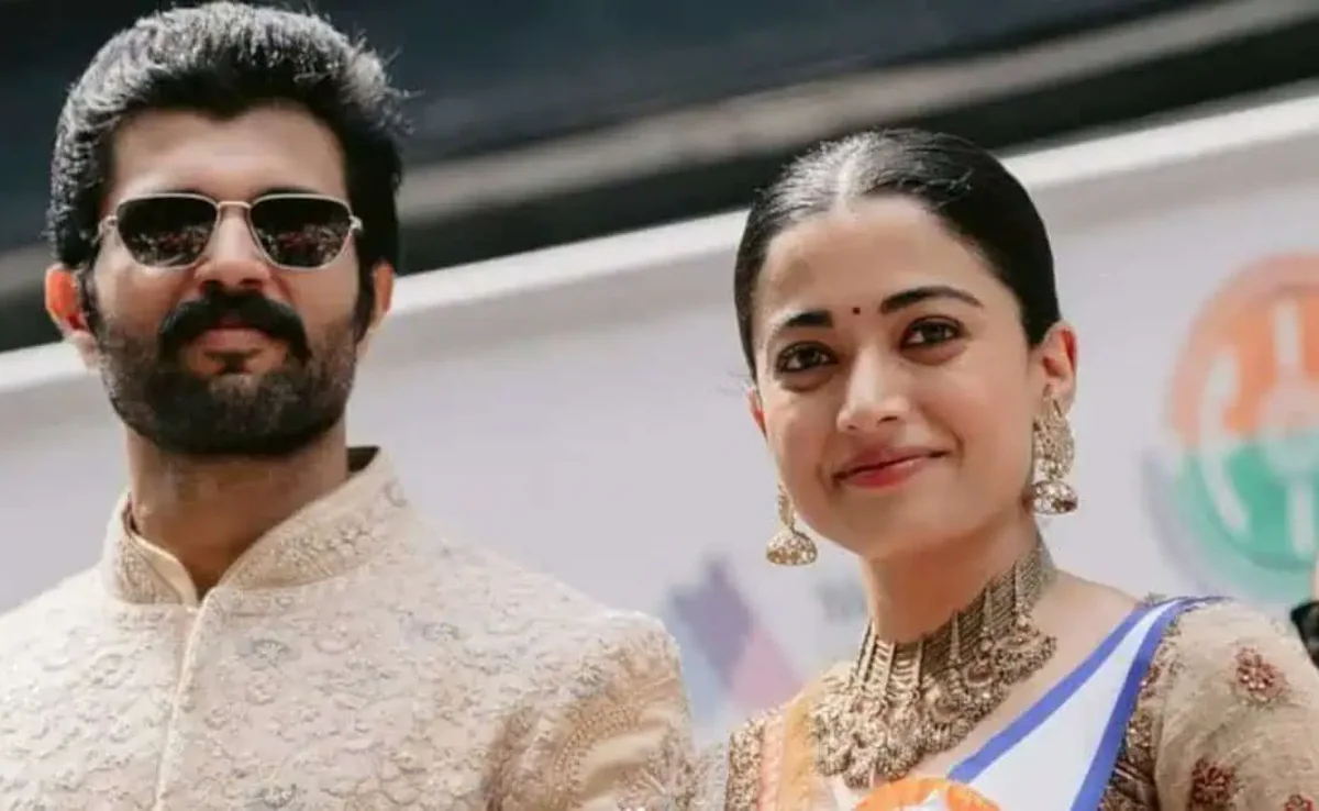 ইনস্টাগ্রামে বিয়ের ঘোষণা করতে গিয়ে এই জুটি জানিয়েছেন, “বিরোশ” নামটি কোনও প্ল্যানার বা ঐতিহ্য থেকে আসেনি। বহু বছর আগে তাঁদের অনুরাগীরাই “বিজয়” ও “রশ্মিকা” নাম মিলিয়ে এই নাম তৈরি করেছিলেন। অনুরাগীদের ভালোবাসাকে সম্মান জানাতেই এই নাম বেছে নেওয়া - এমনটাই জানিয়েছেন তাঁরা।